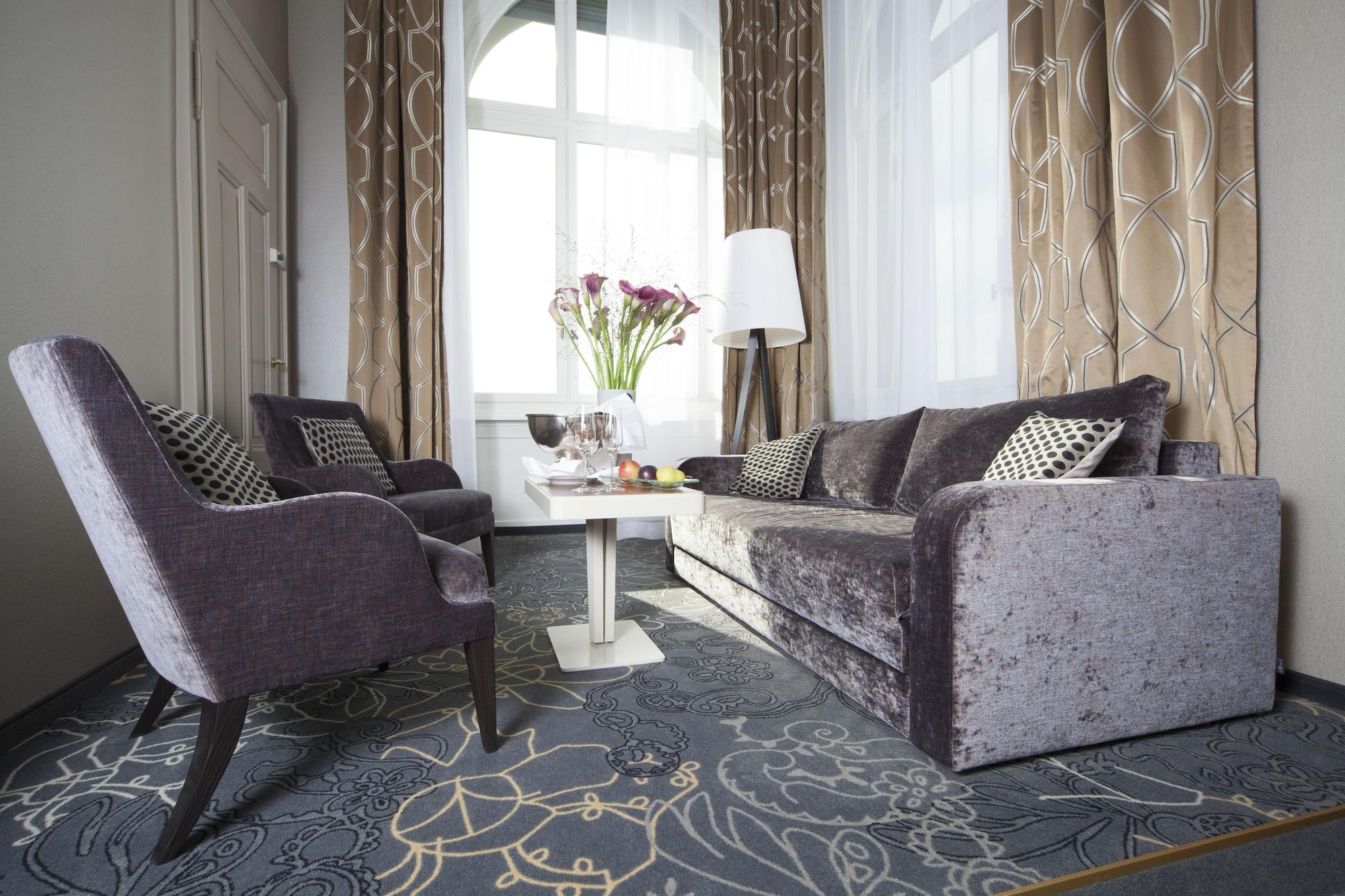 Schweizerhof Hotel 5*