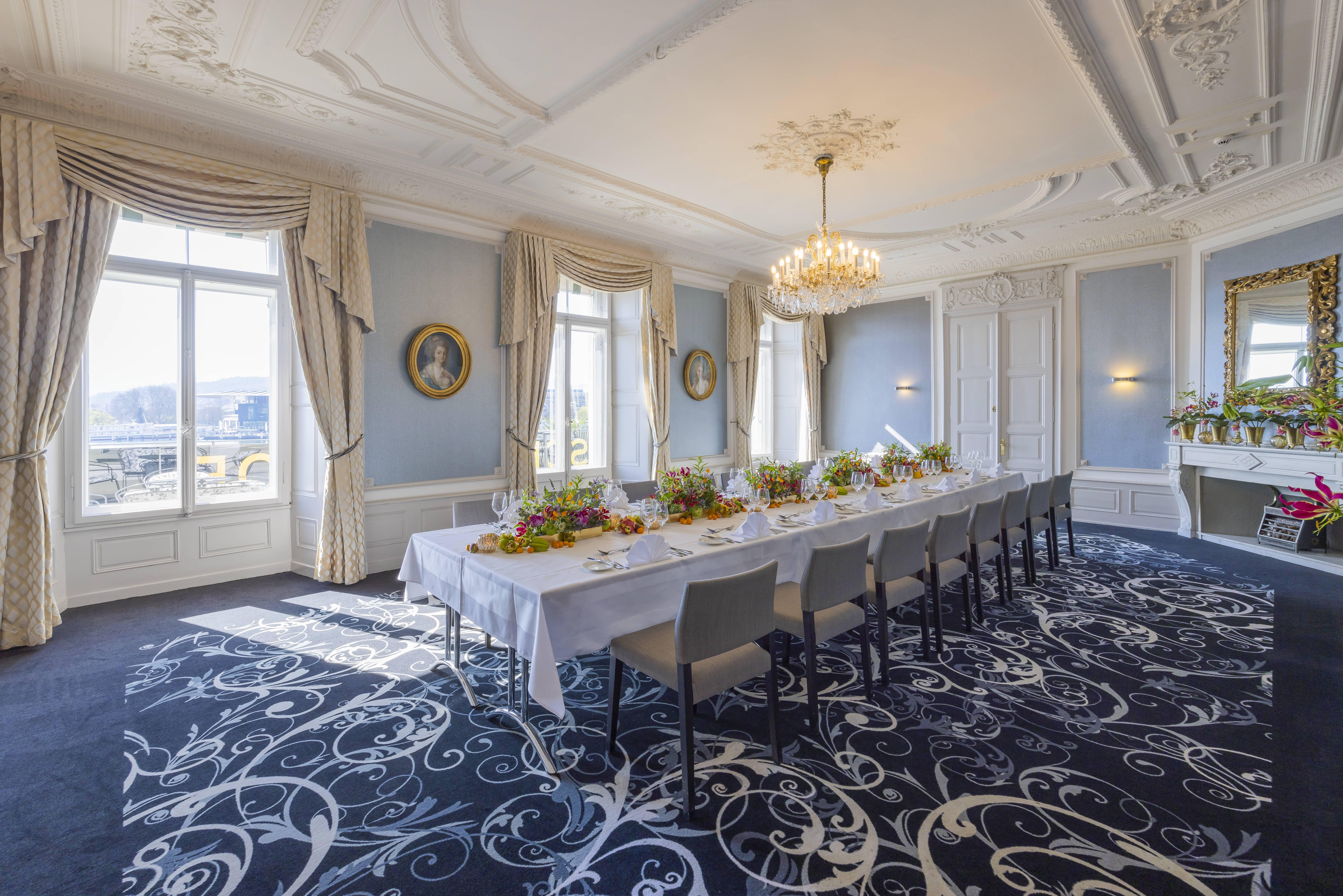 Schweizerhof Hotel 5*